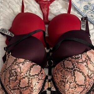 Elegant Red and Snake Print Bra Set